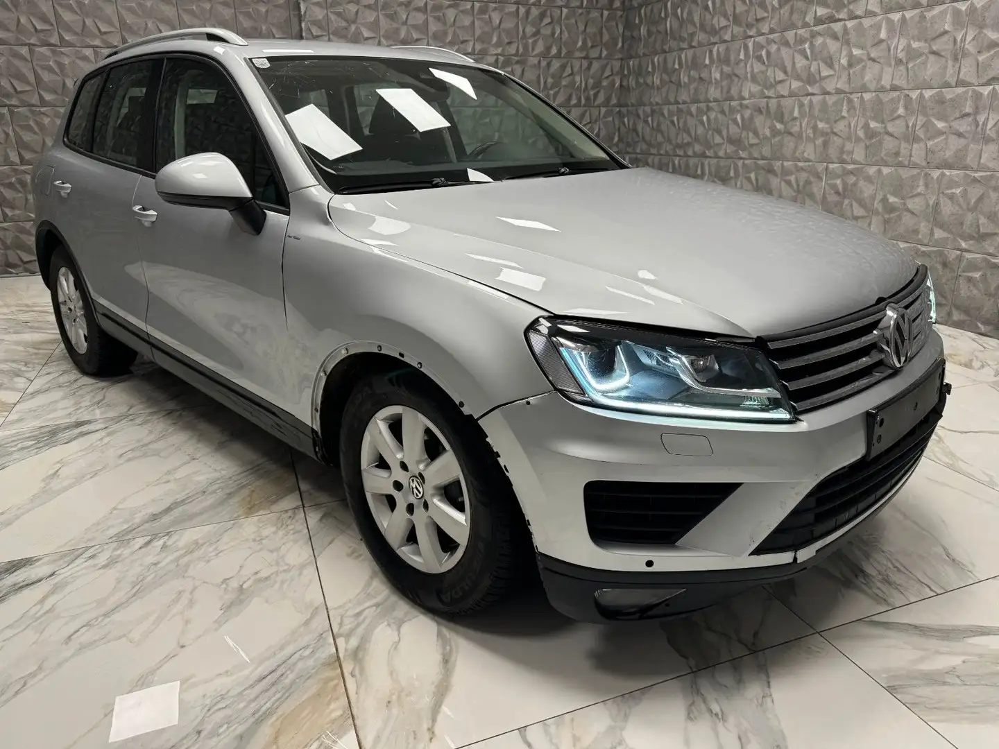 Volkswagen Touareg V6 TDI  Terrain Tech 4Motion *91.608 Km* Plateado - 2