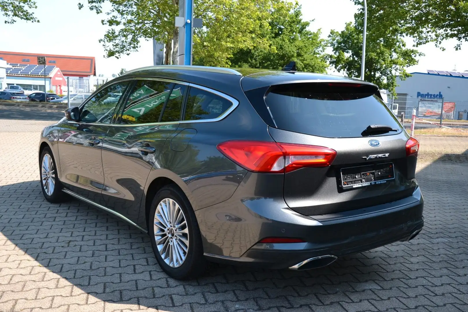 Ford Focus Turnier Vignale |HUD|Navi|LED|Pano|B&O|GjR Grau - 2