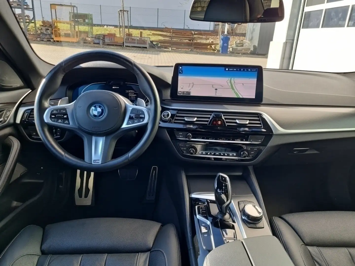 BMW 545 e xDr Lim. A M Sport Navi.LED.HuD.360°.ACC.H& Fekete - 2