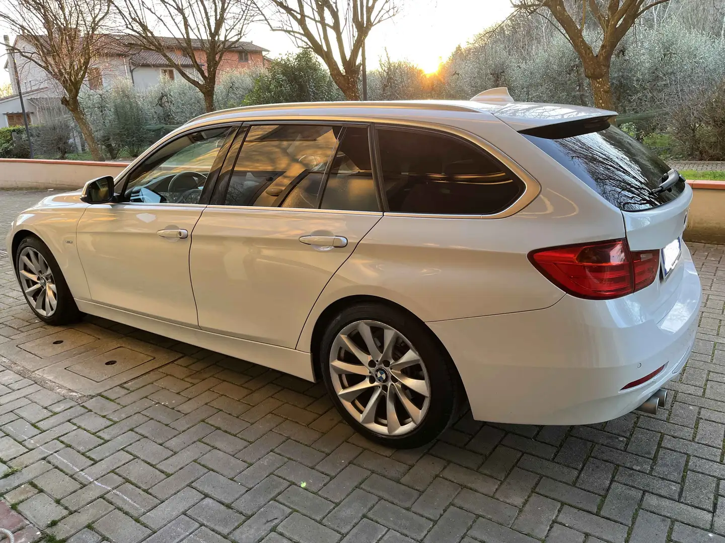 BMW 325 Modern Белый - 1