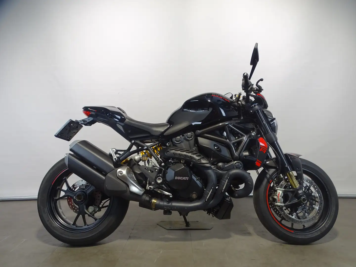 Ducati Monster 1200 R Negru - 1