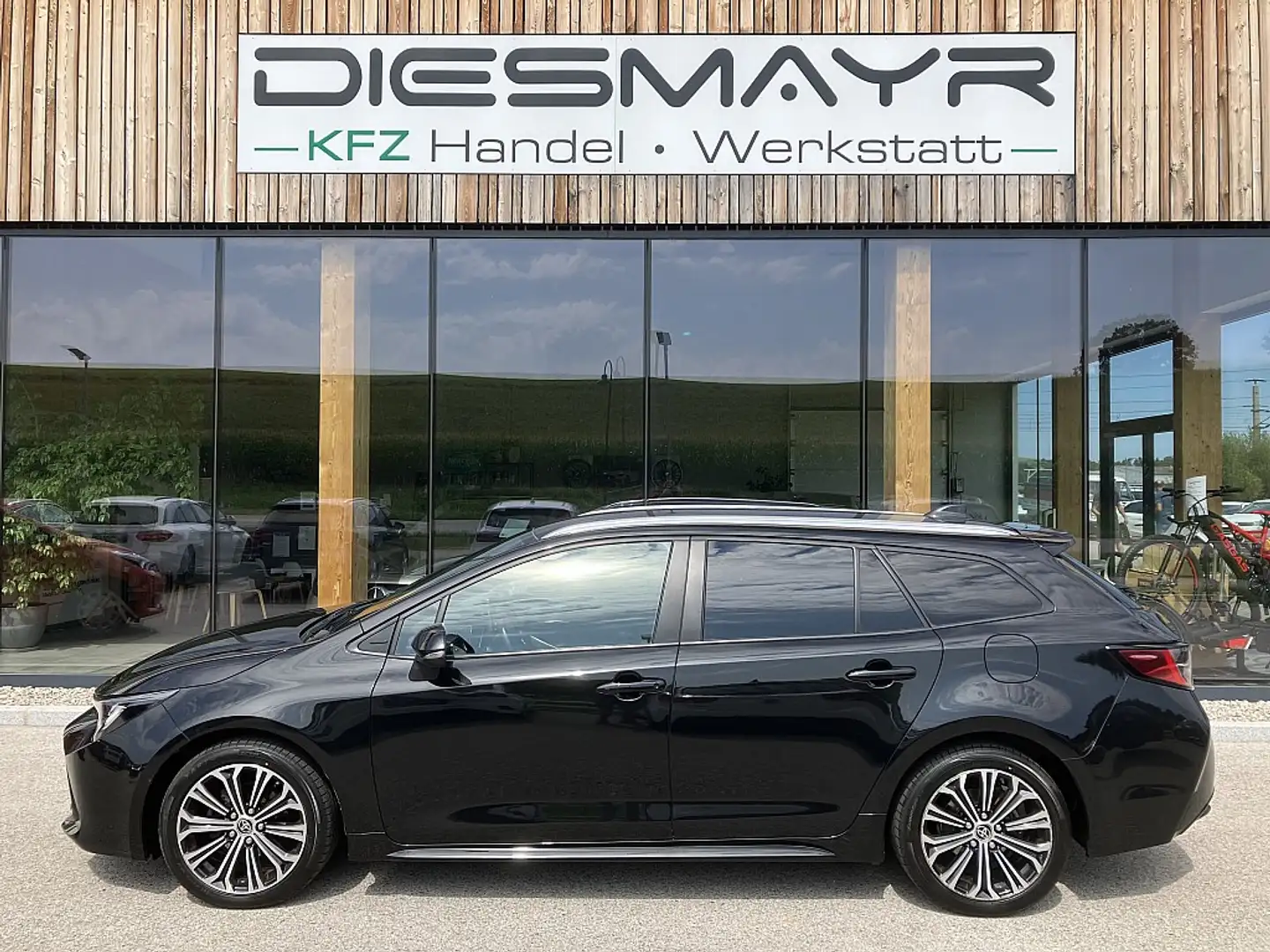 Toyota Corolla Kombi 1,8 Hybrid Active Drive Schwarz - 2