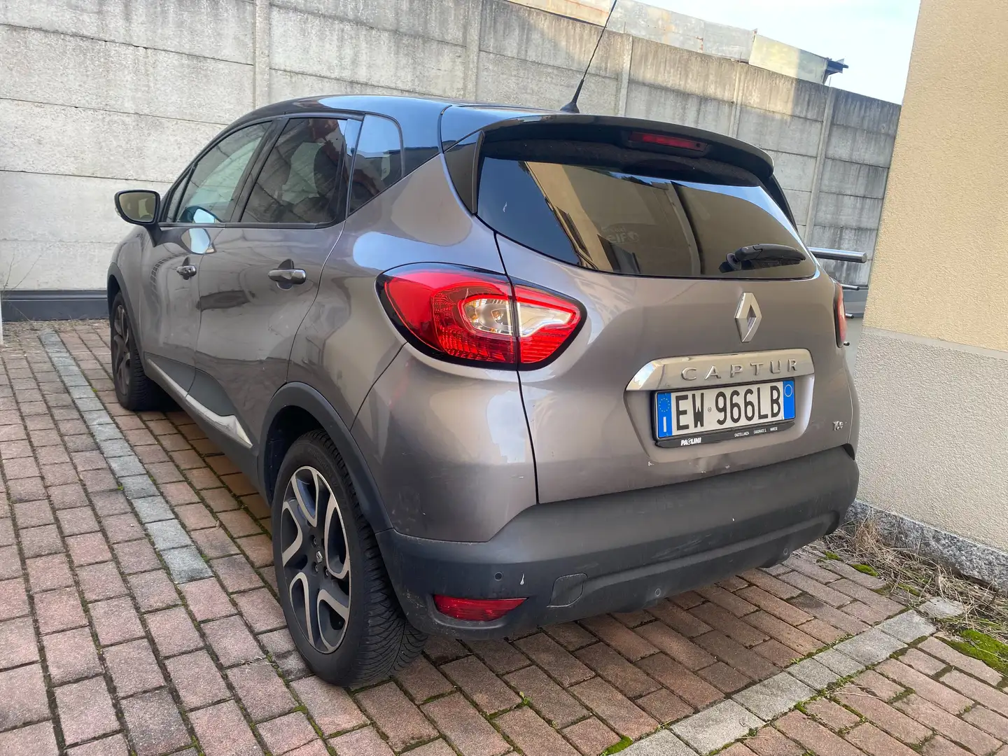 Renault Captur 0.9 tce energy R-Link s Grau - 1