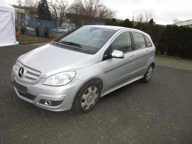 Mercedes-Benz B 180 B 180 (245.232)