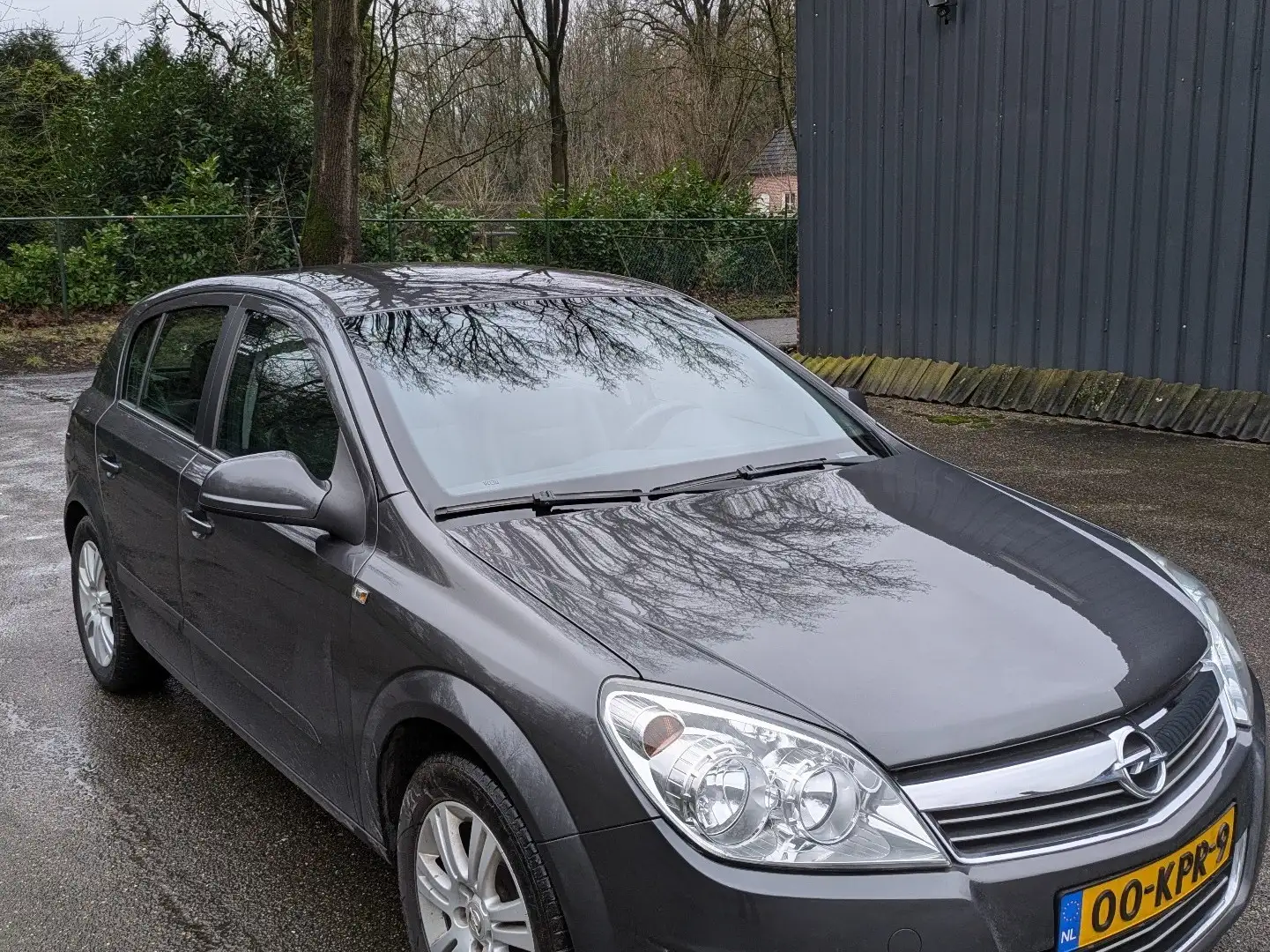 Opel Astra 1.6 Cosmo leder, stoelverwarming,c.c Grijs - 2