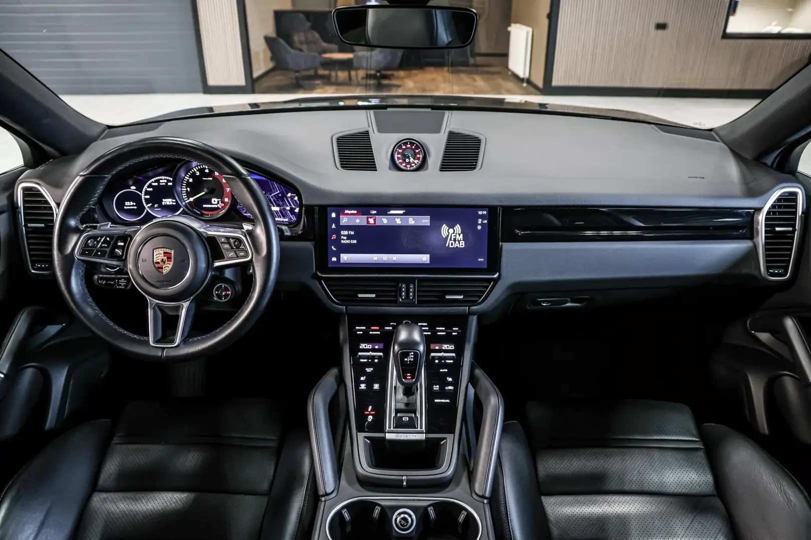 Porsche Cayenne Coupé 3.0 E-Hybrid|ACC|GTS-stoel|Chrono|Pano Grigio - 2