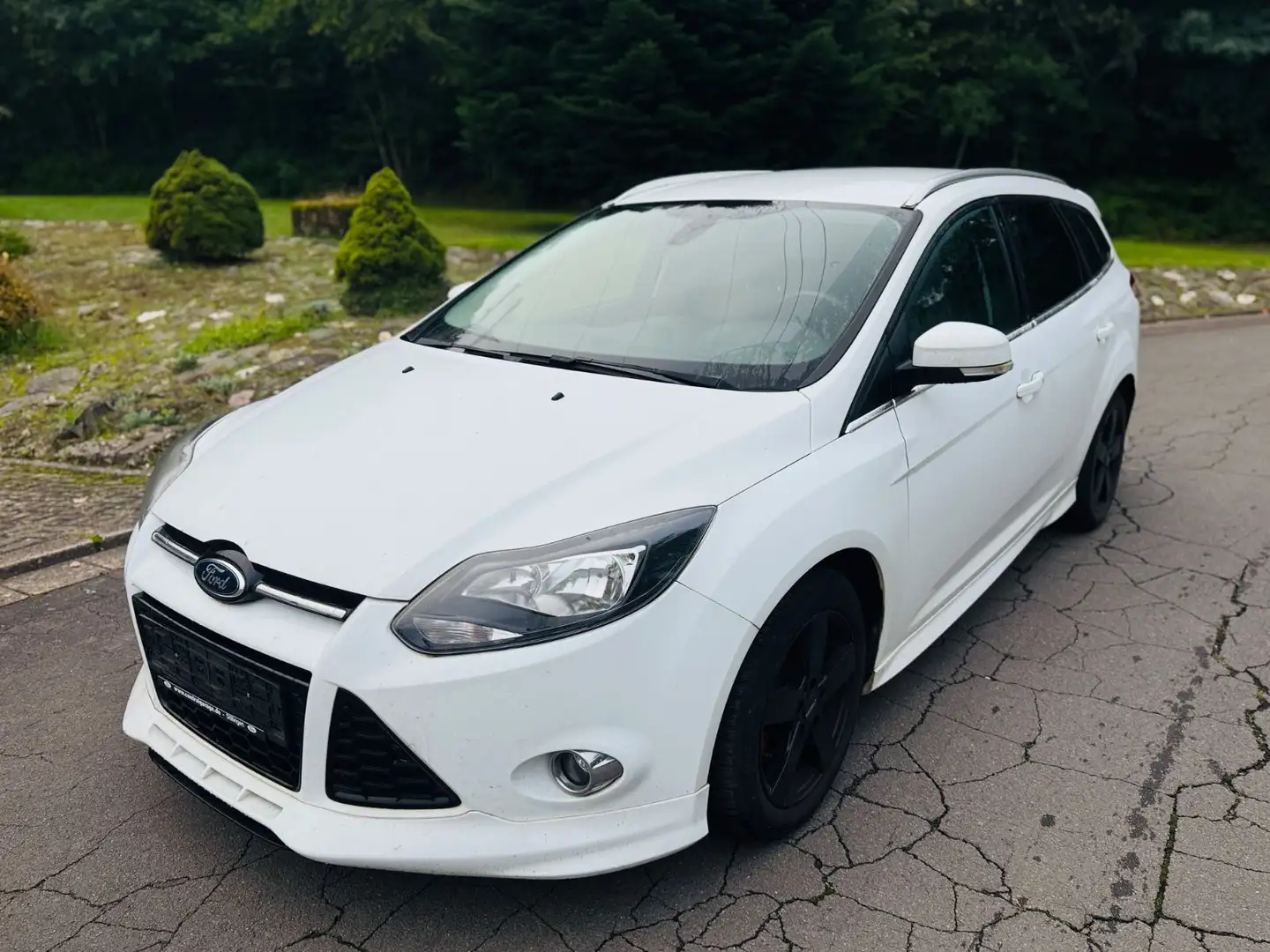 Ford Focus Turnier Titanium Weiß - 2