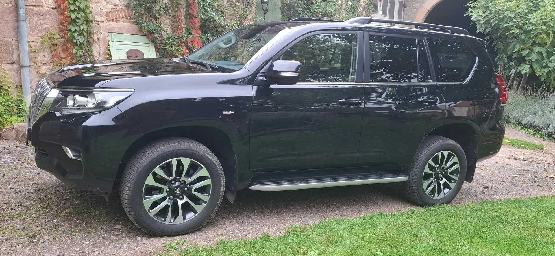 Toyota Land Cruiser D4D EXECUTIVE+GELÄNDEPAKET +SD *MEHRWERTSTEUER* Noir - 1