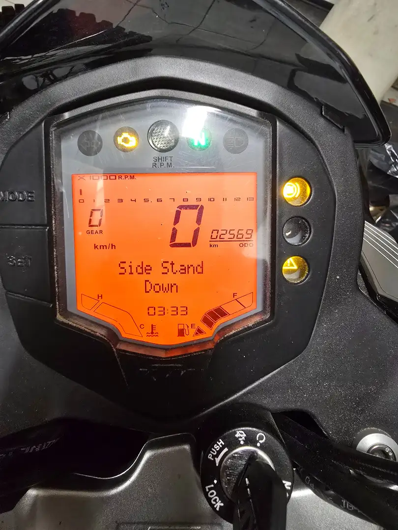 KTM 390 Duke maar 2569 KM!!! Black - 2