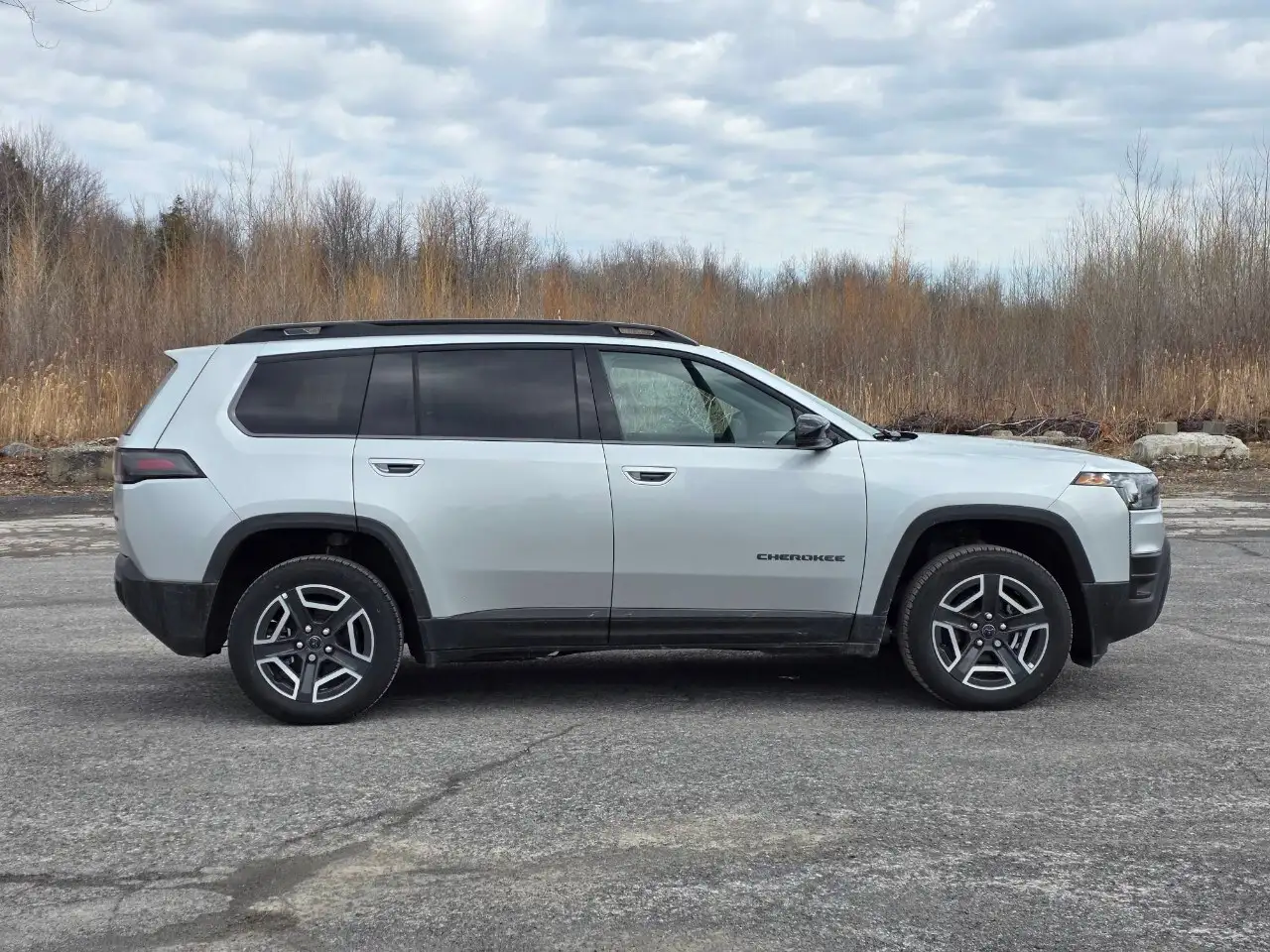 Jeep Cherokee снимка Jeep Cherokee