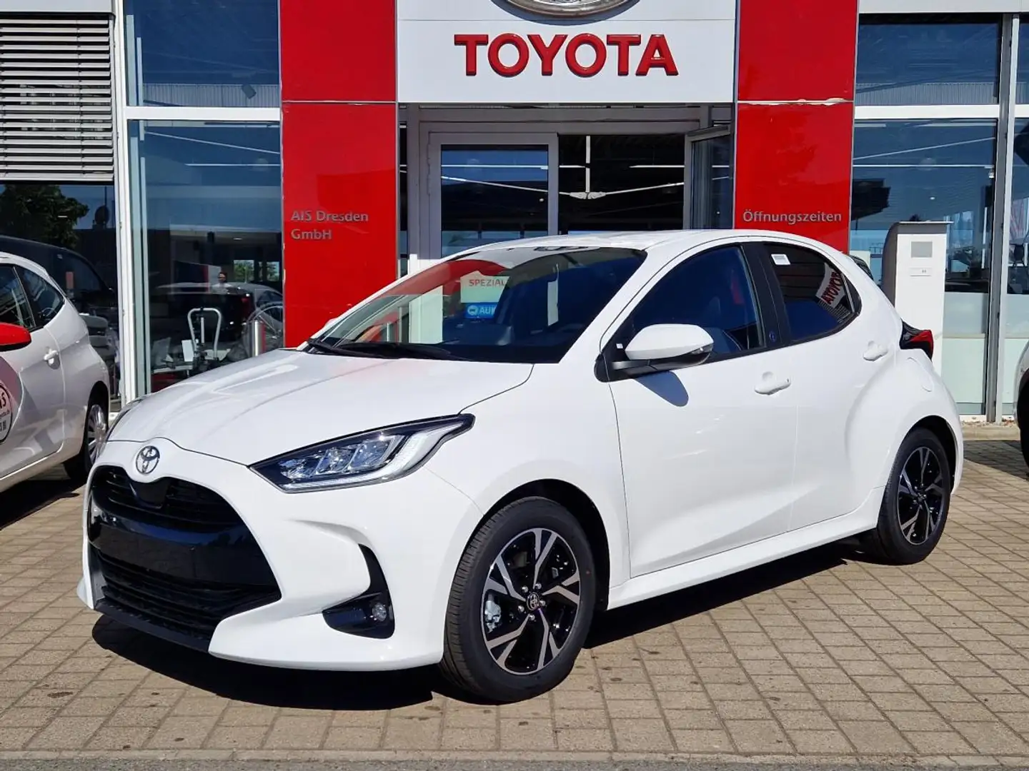 Toyota Yaris 1.5 Hybrid Teamplayer 💥 Lagerwagen 💥Bis zu 15 Ja Weiß - 1