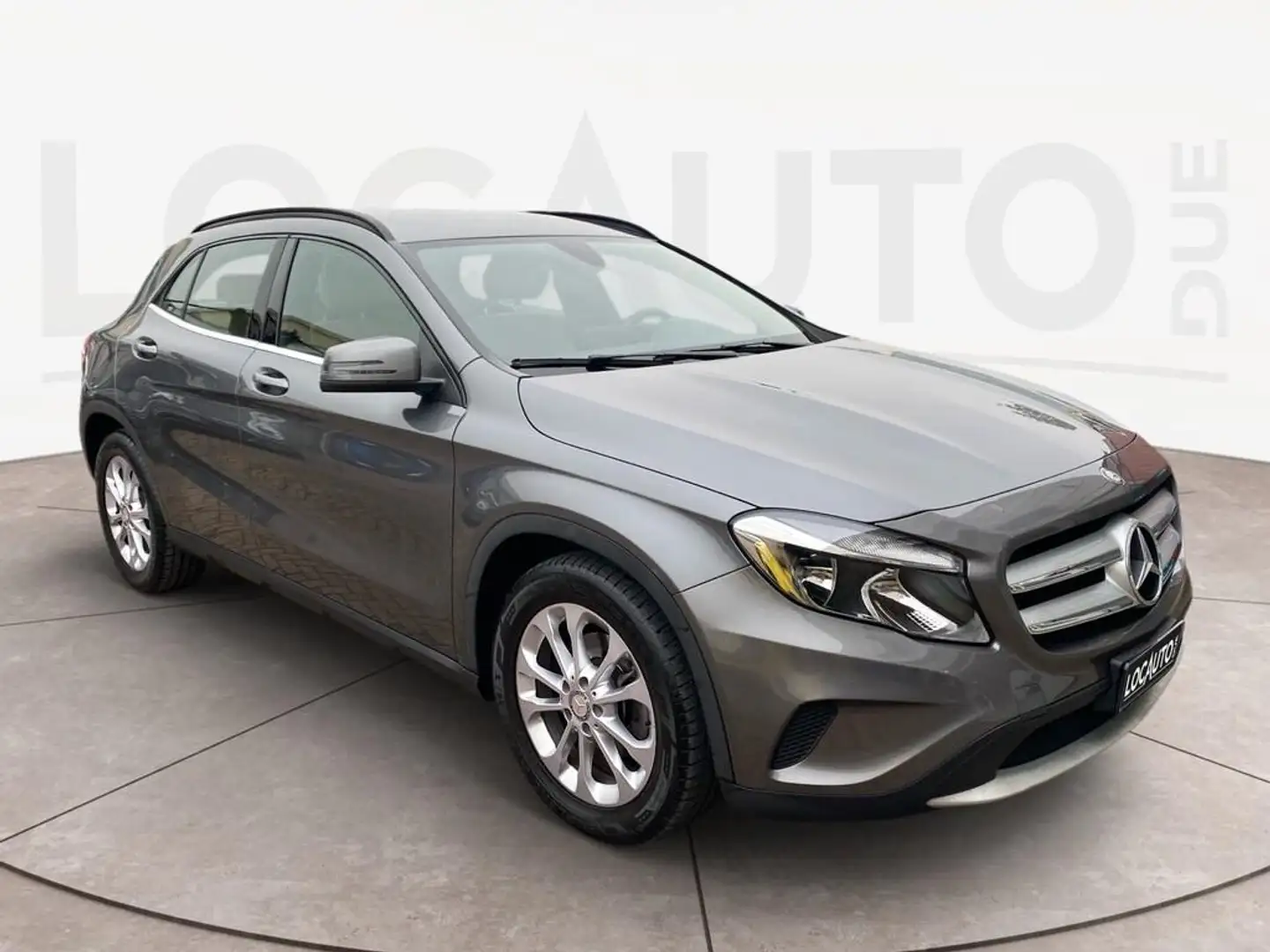Mercedes-Benz GLA 180 d Business Gris - 2