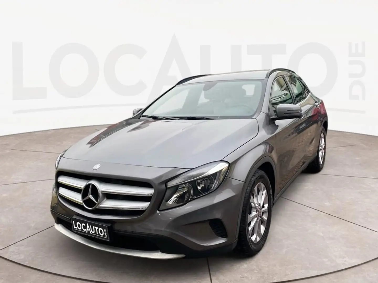 Mercedes-Benz GLA 180 d Business Gris - 1