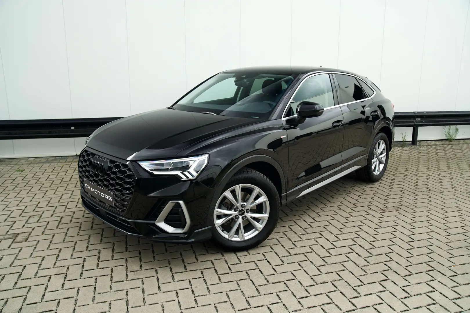 Audi Q3 35 TFSI  SPORTBACK  S-LINE  GARANTIE Noir - 1