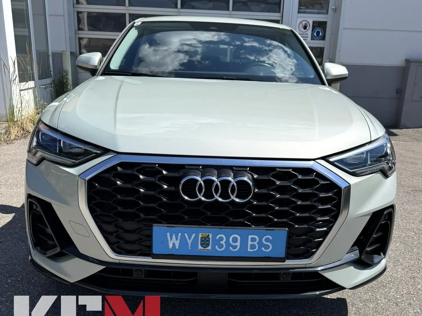 Audi Q3 35 TFSI Sportback 35 TFSI Mild-Hybrid Grau - 2