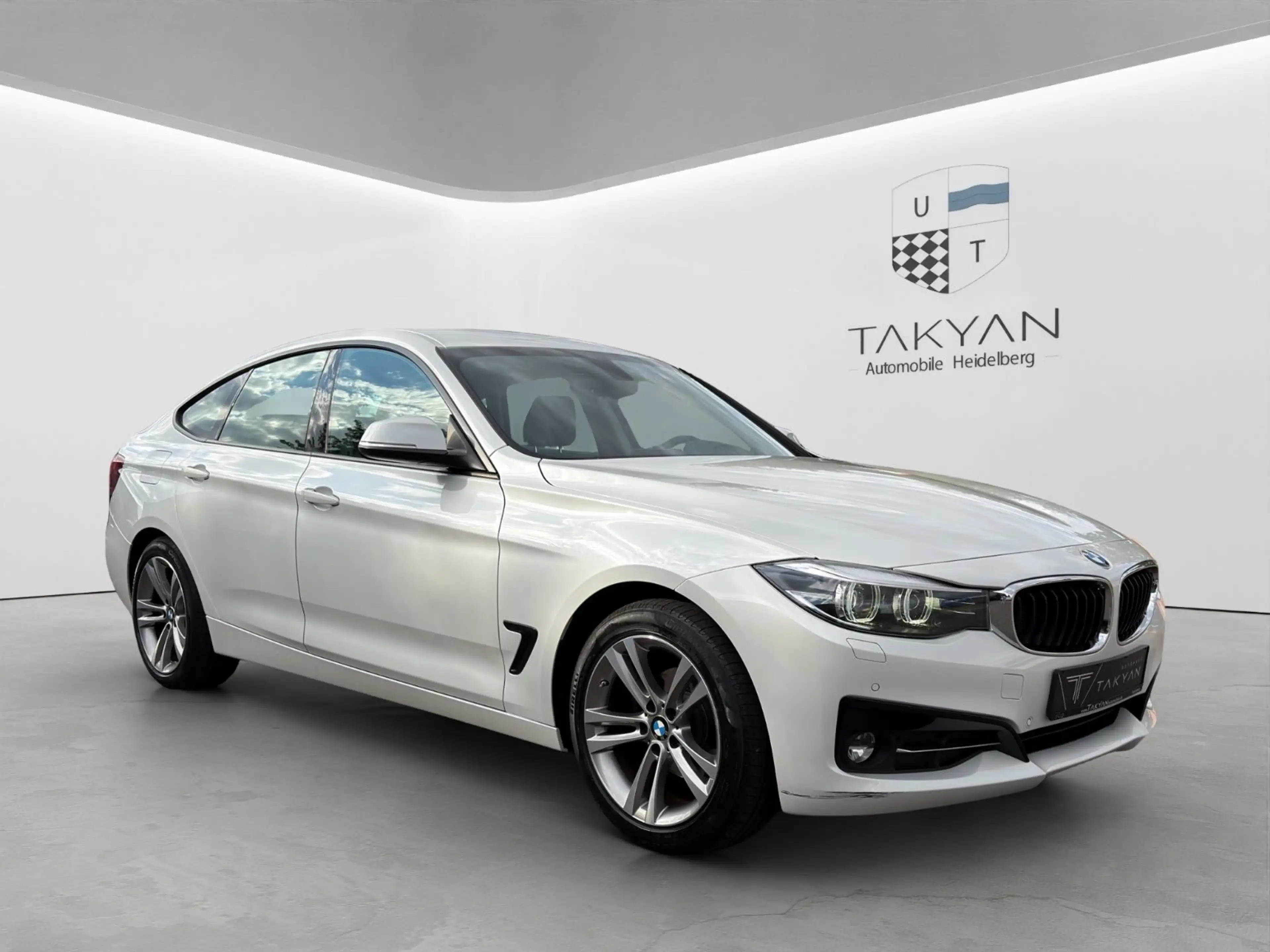 BMW 318 Sport Line — photo 3
