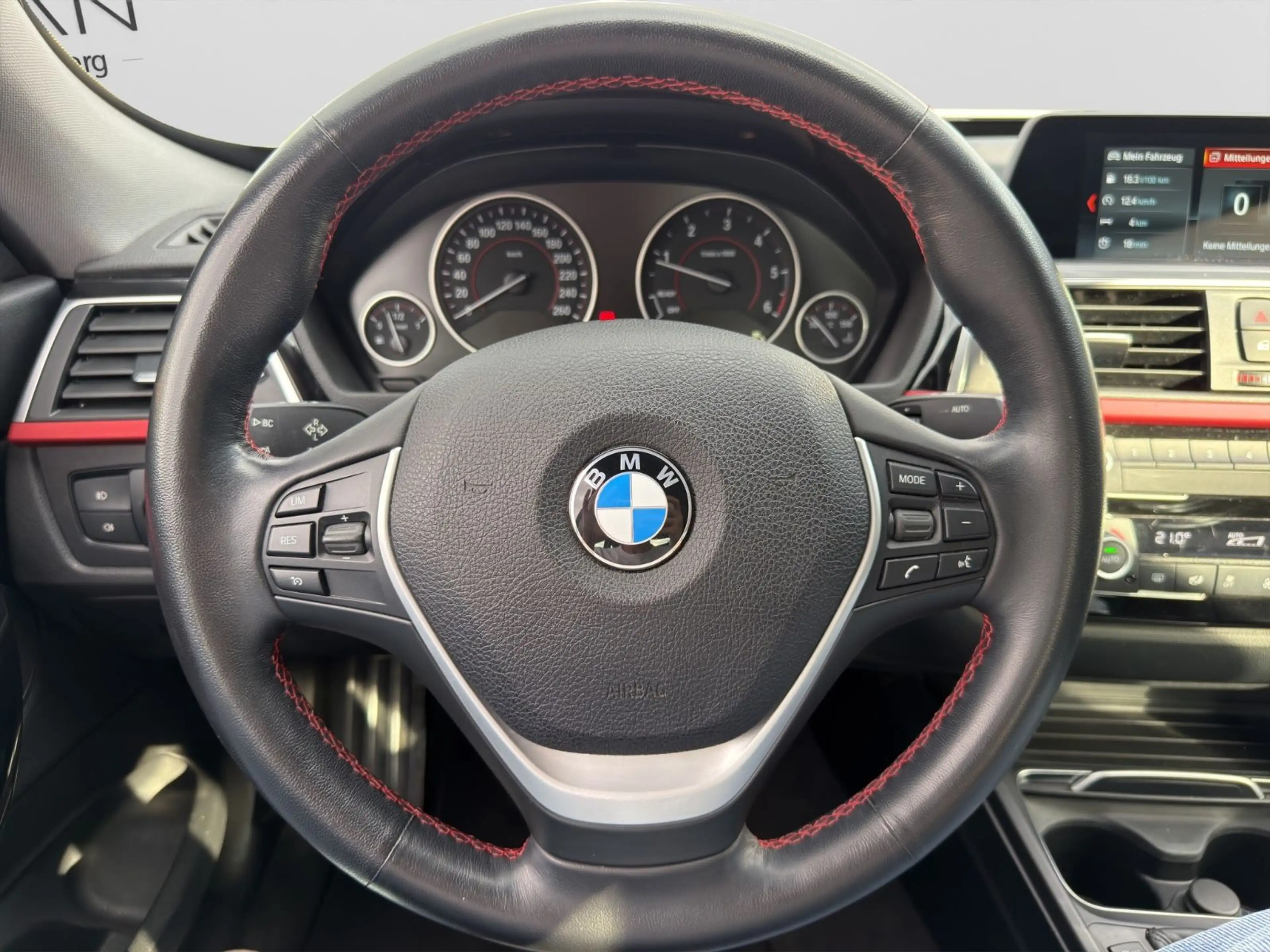 BMW 318 Sport Line — photo 13