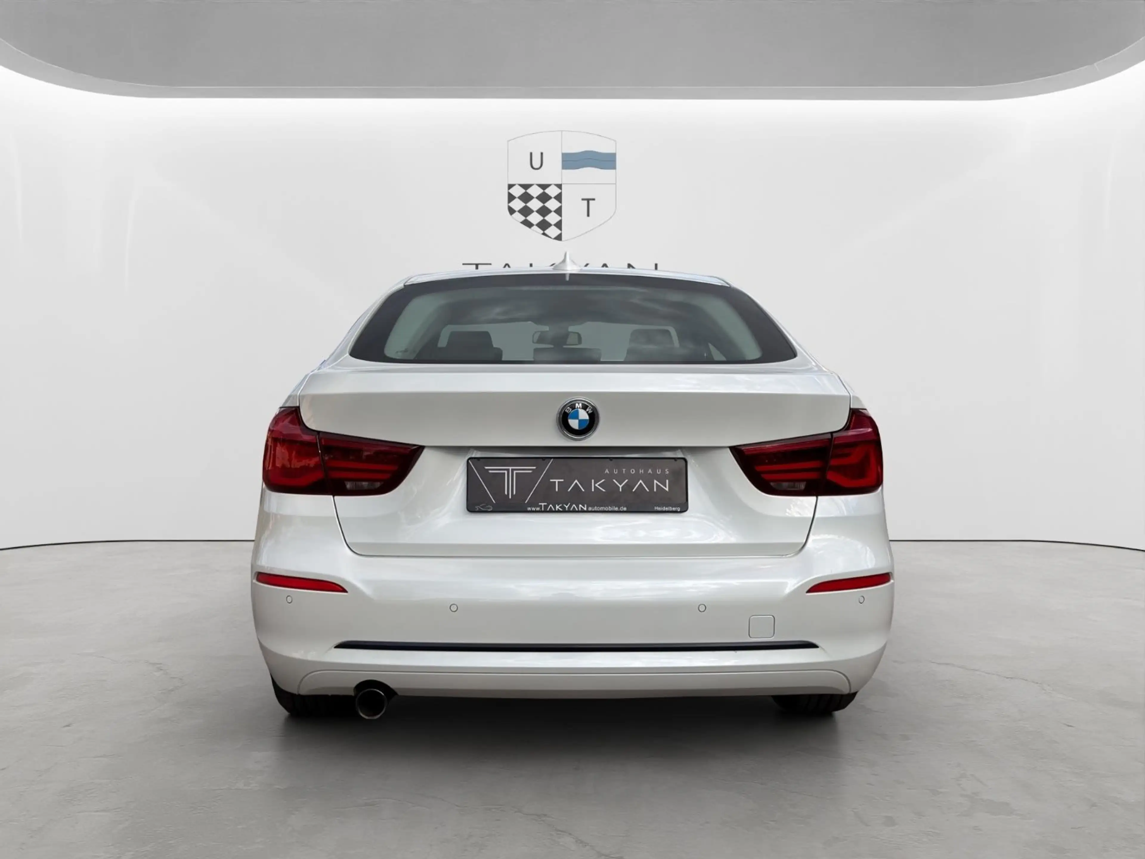 BMW 318 Sport Line — photo 6