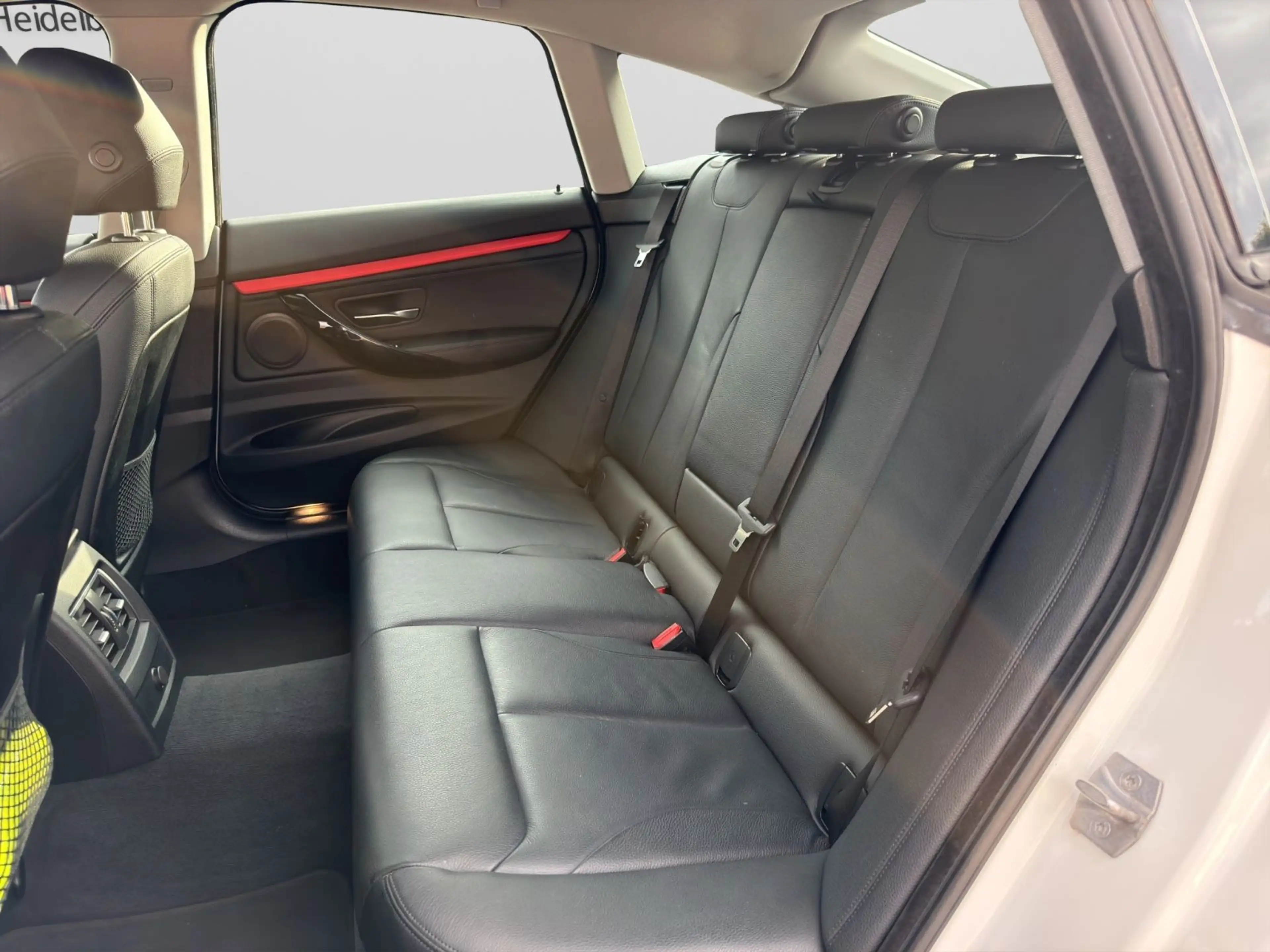 BMW 318 Sport Line — photo 11