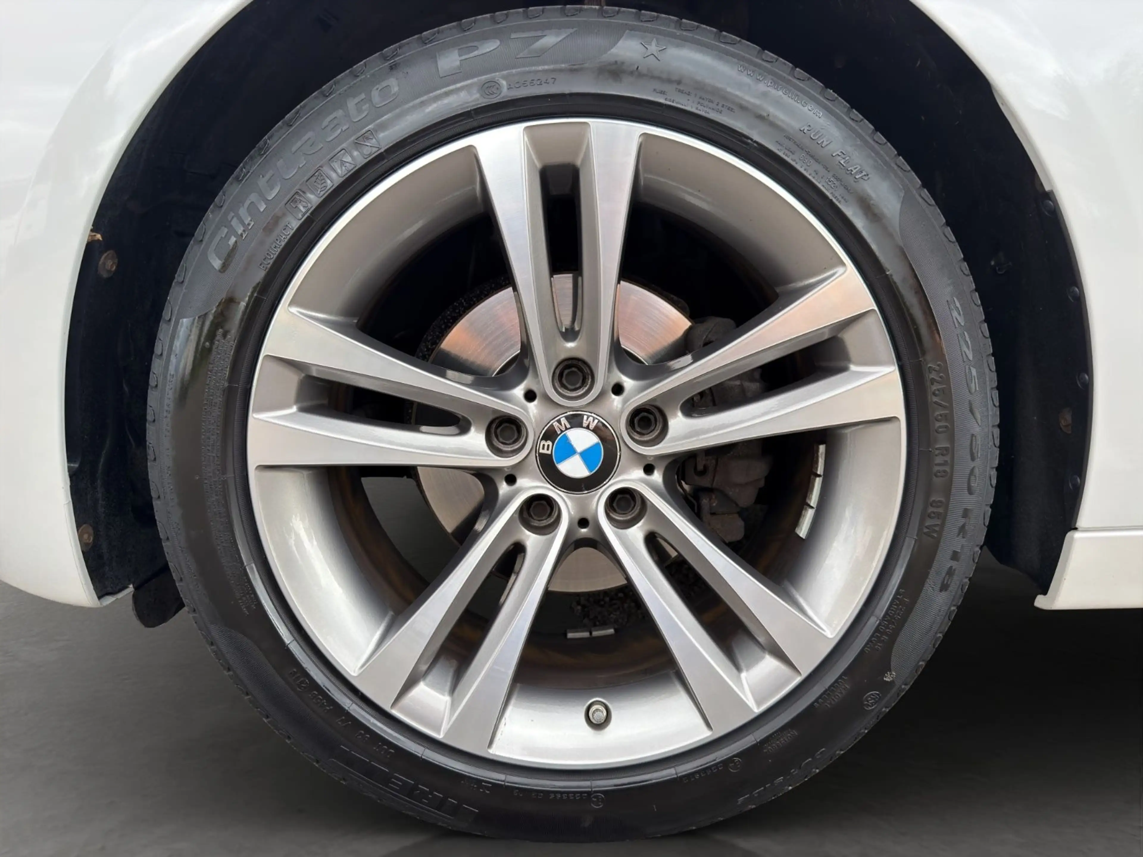 BMW 318 Sport Line — photo 21