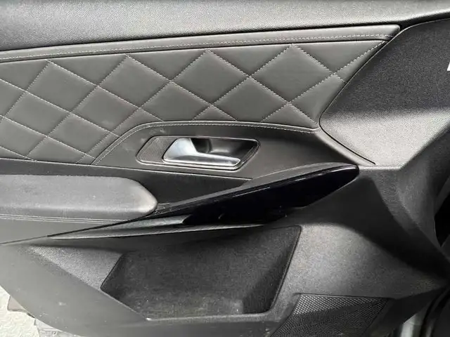 DS Automobiles DS 7 Crossback view 10