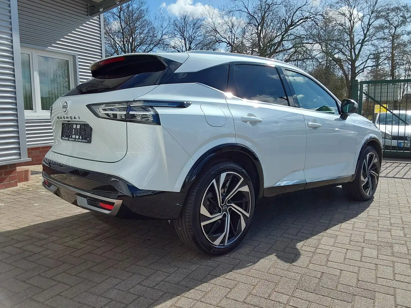 Nissan Qashqai 1.3 DIG-T Mild Hybrid Tekna+ ACC/SHZ/LED/PANO/B... Weiß - 2