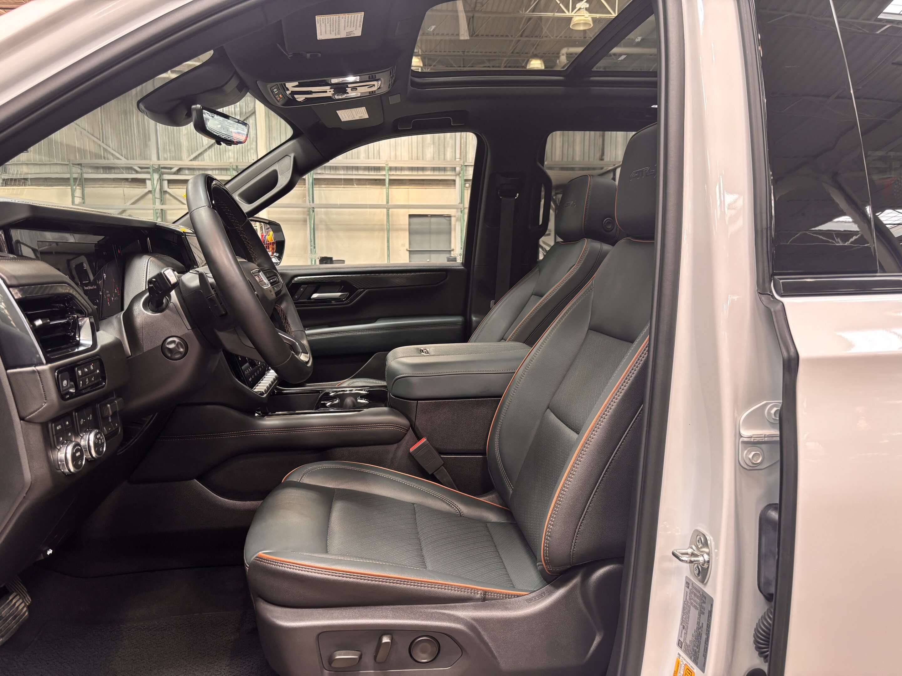 2026 GMC Yukon AT4 4X4 | REAR TV'S | FULLY LOADED | DIESEL | $318 — снимка 1