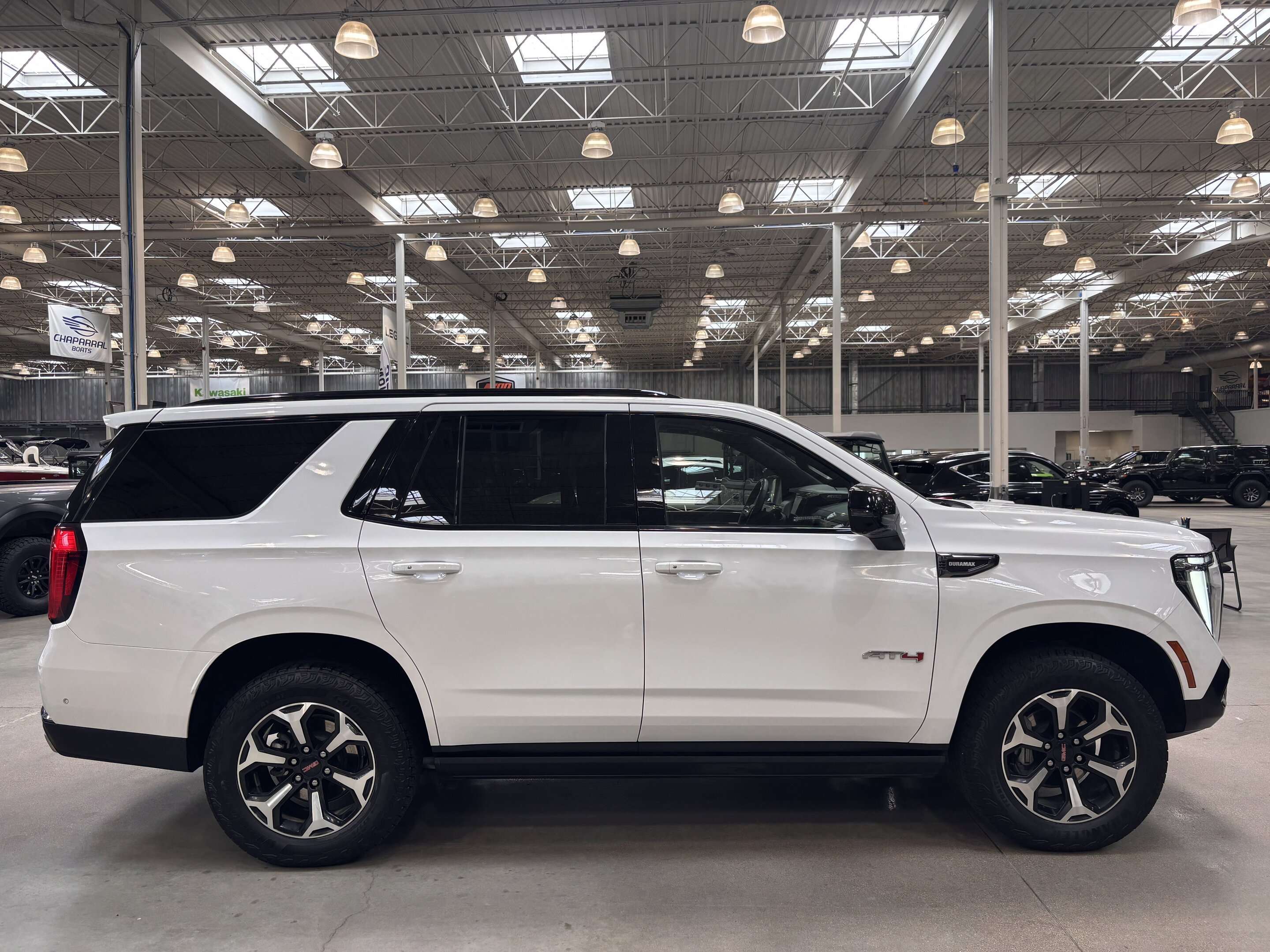 2026 GMC Yukon AT4 4X4 | REAR TV'S | FULLY LOADED | DIESEL | $318 — снимка 1