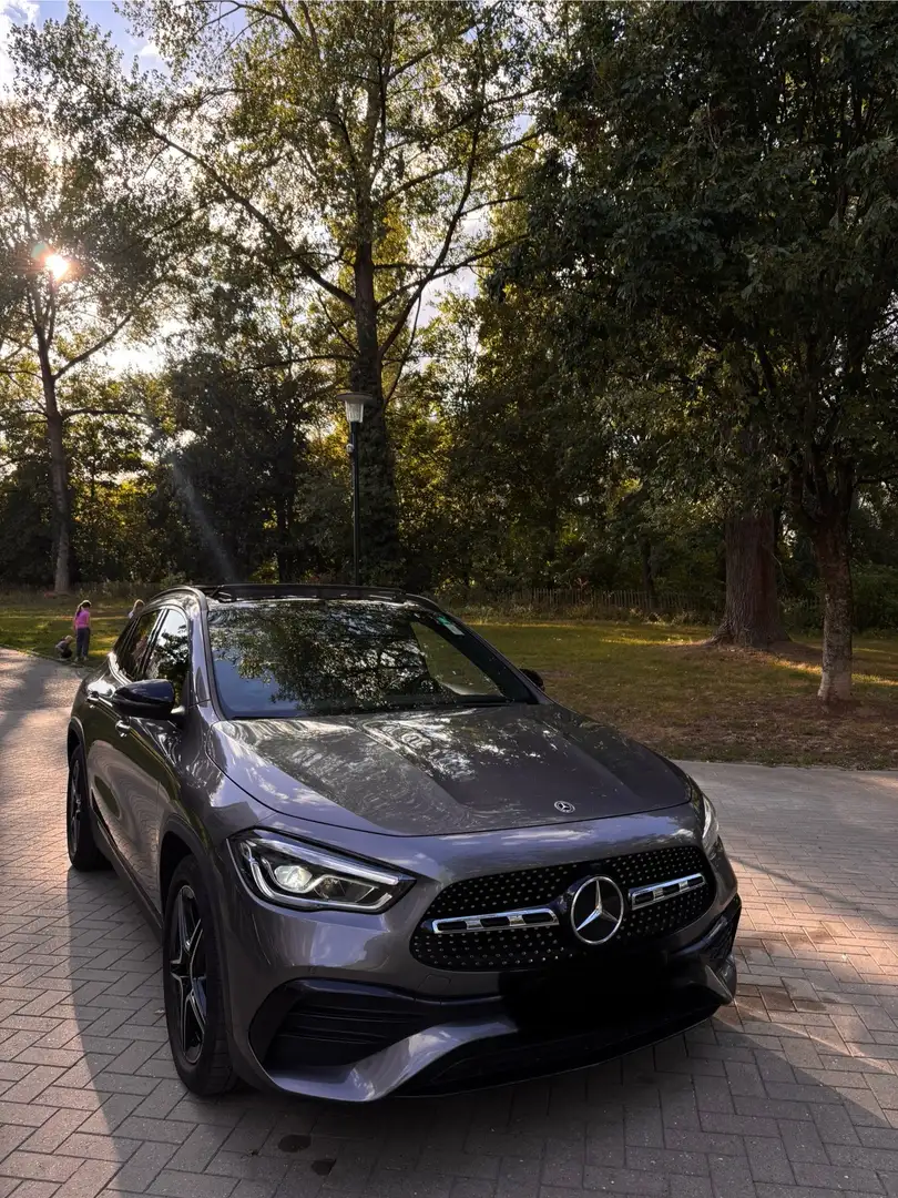 Mercedes-Benz GLA 200 4-Matic AMG pack / Toit ouvrant / Apple Car Play - 1