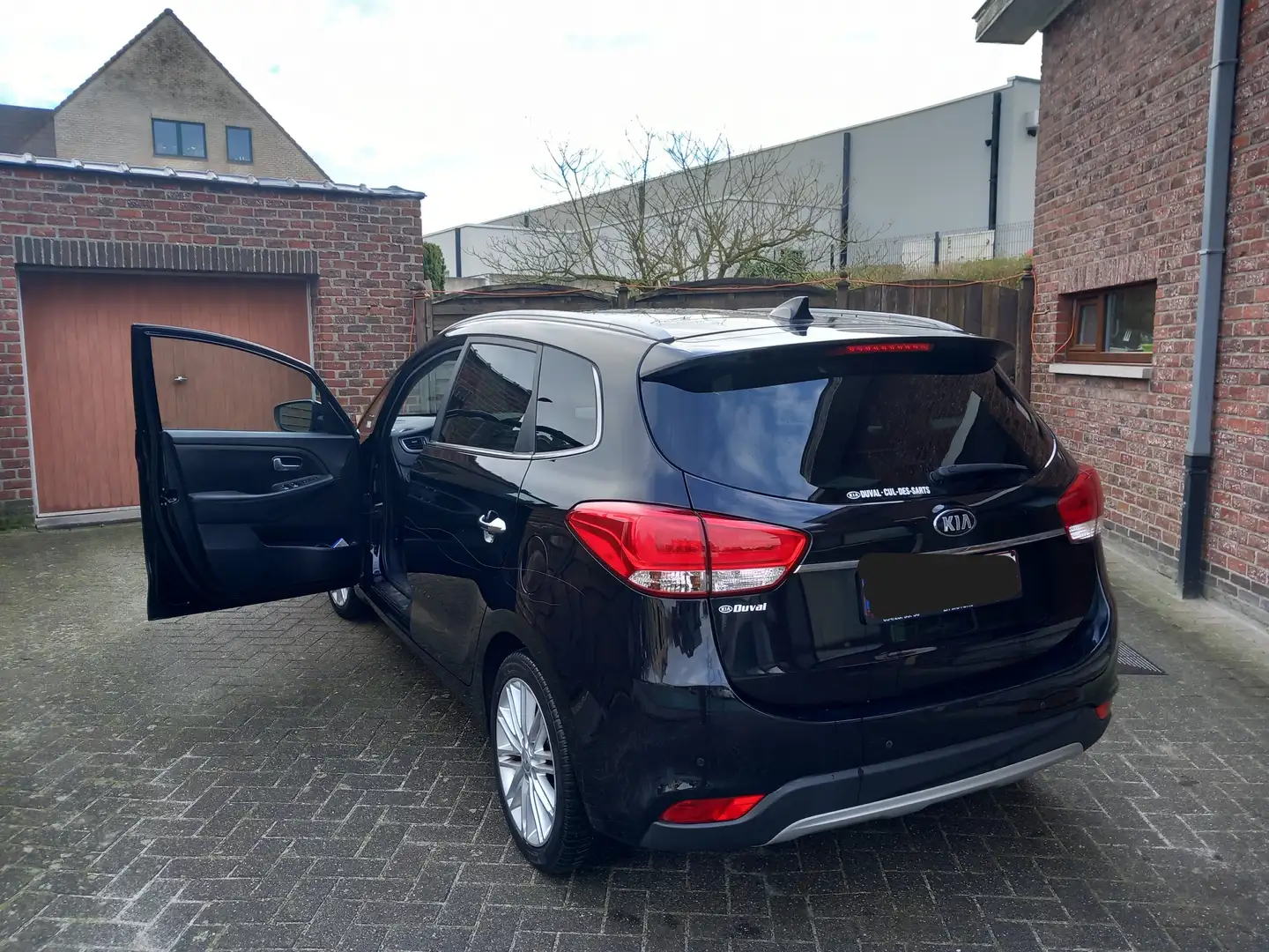 Kia Carens Carens 1.6i Essence  7 places Zwart - 1