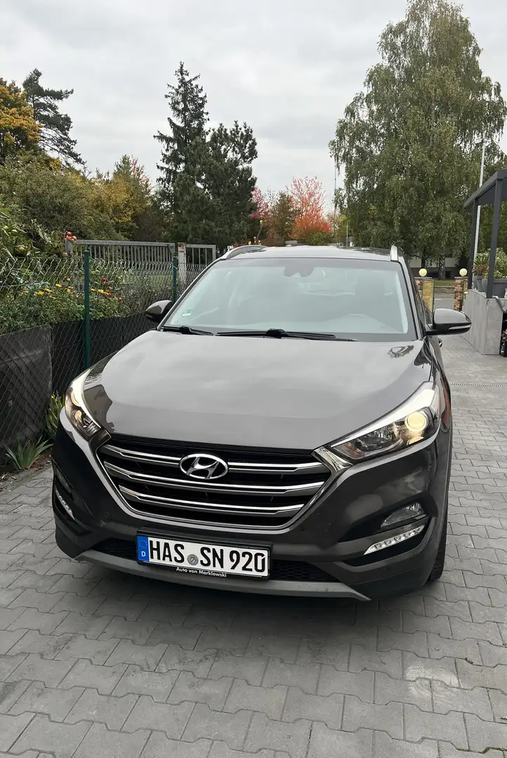 Hyundai TUCSON 2.0 CRDi 4WD Automatik Premium Schwarz - 1