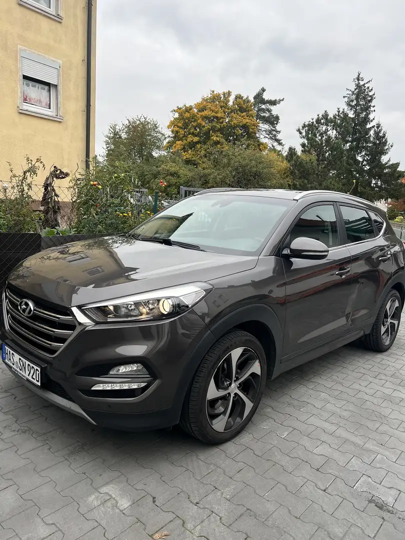 Hyundai TUCSON 2.0 CRDi 4WD Automatik Premium Schwarz - 2