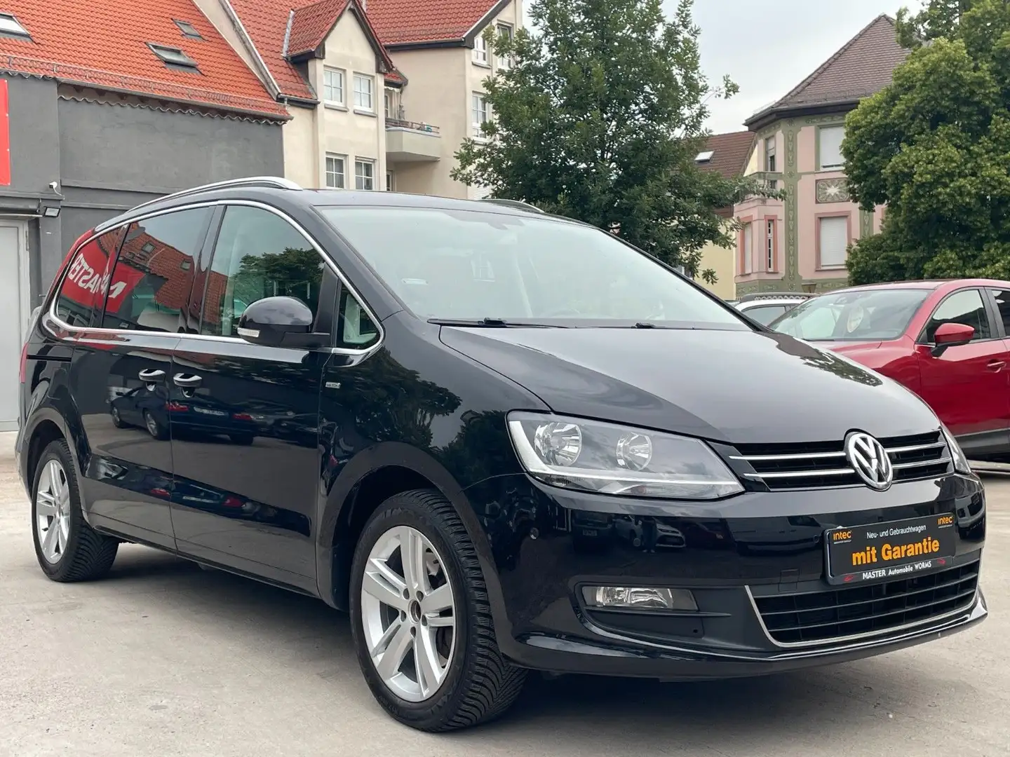 Volkswagen Sharan Match BMT *AHK*NAVI*R.KAMERA* Zwart - 2