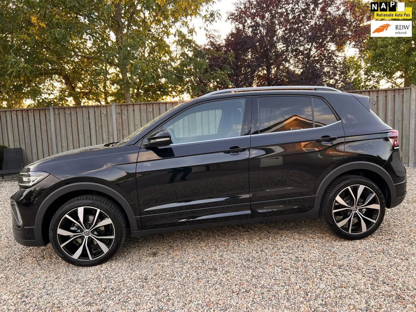 Volkswagen T-Cross 1.5 TSI R-Line Edition Navigatie & Camera & Winter Noir - 1
