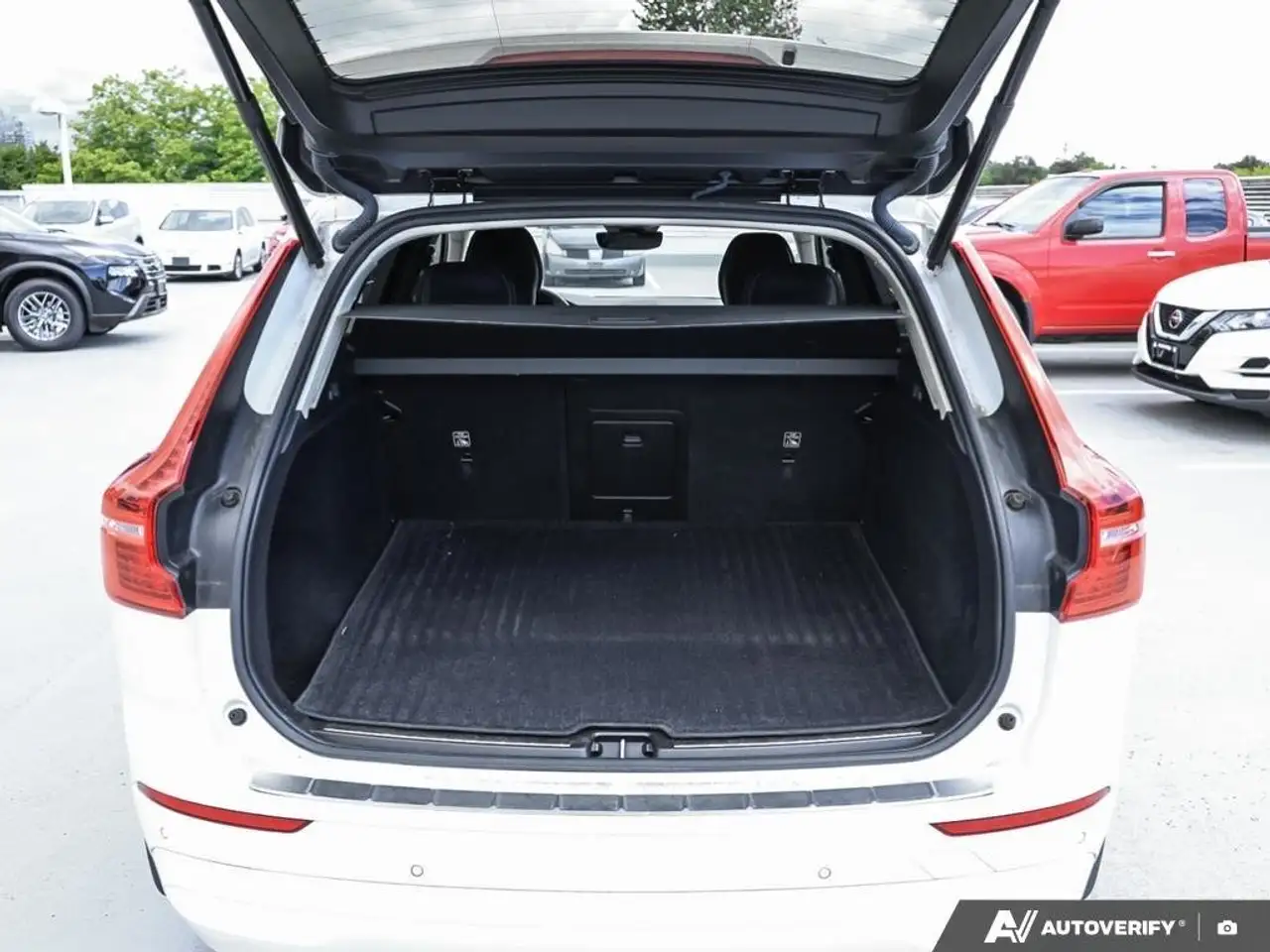Volvo XC60 снимка Volvo XC60
