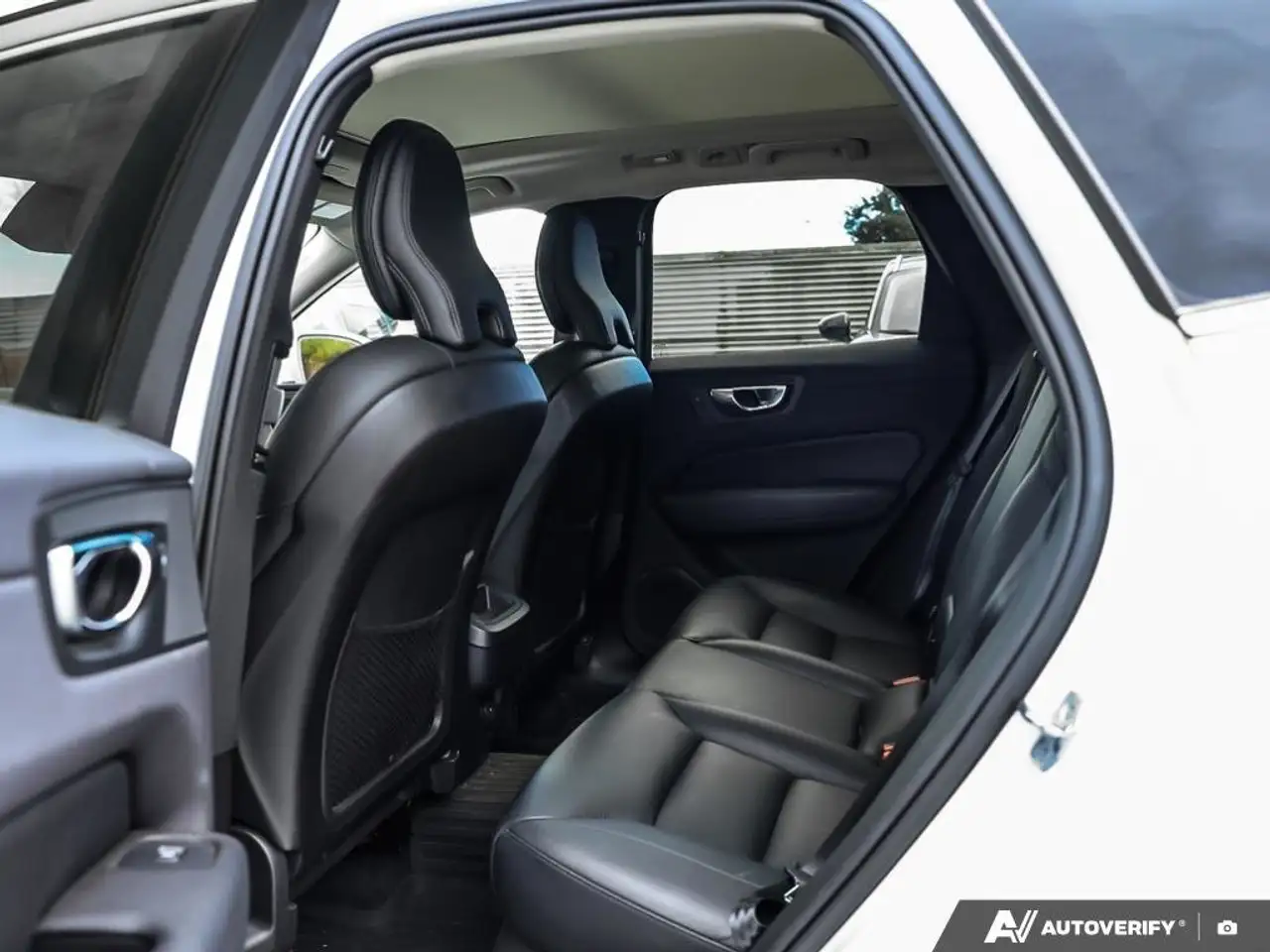 Volvo XC60 снимка Volvo XC60