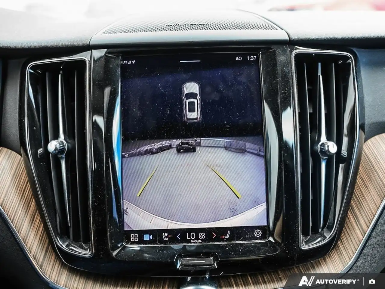Volvo XC60 снимка Volvo XC60