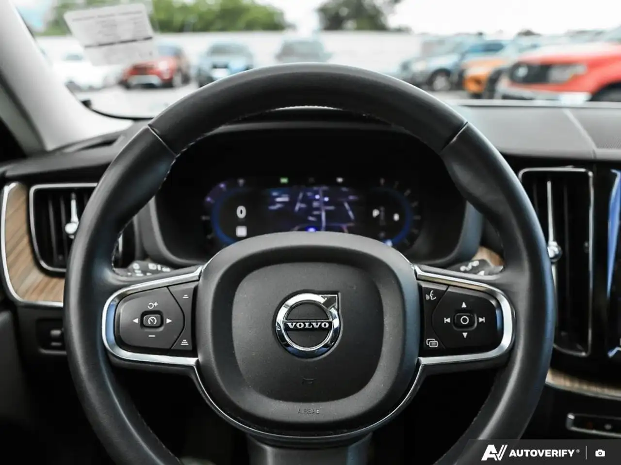 Volvo XC60 снимка Volvo XC60
