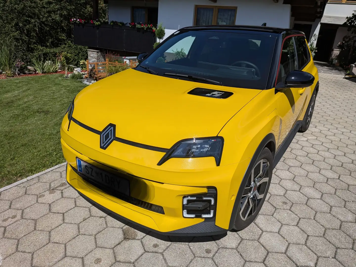 Renault R 5 R5 E-Tech 150 PS 52kWh Comfort Range Techno Techno Gelb - 1