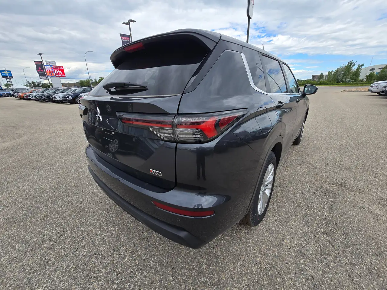 Mitsubishi Outlander photo Mitsubishi Outlander