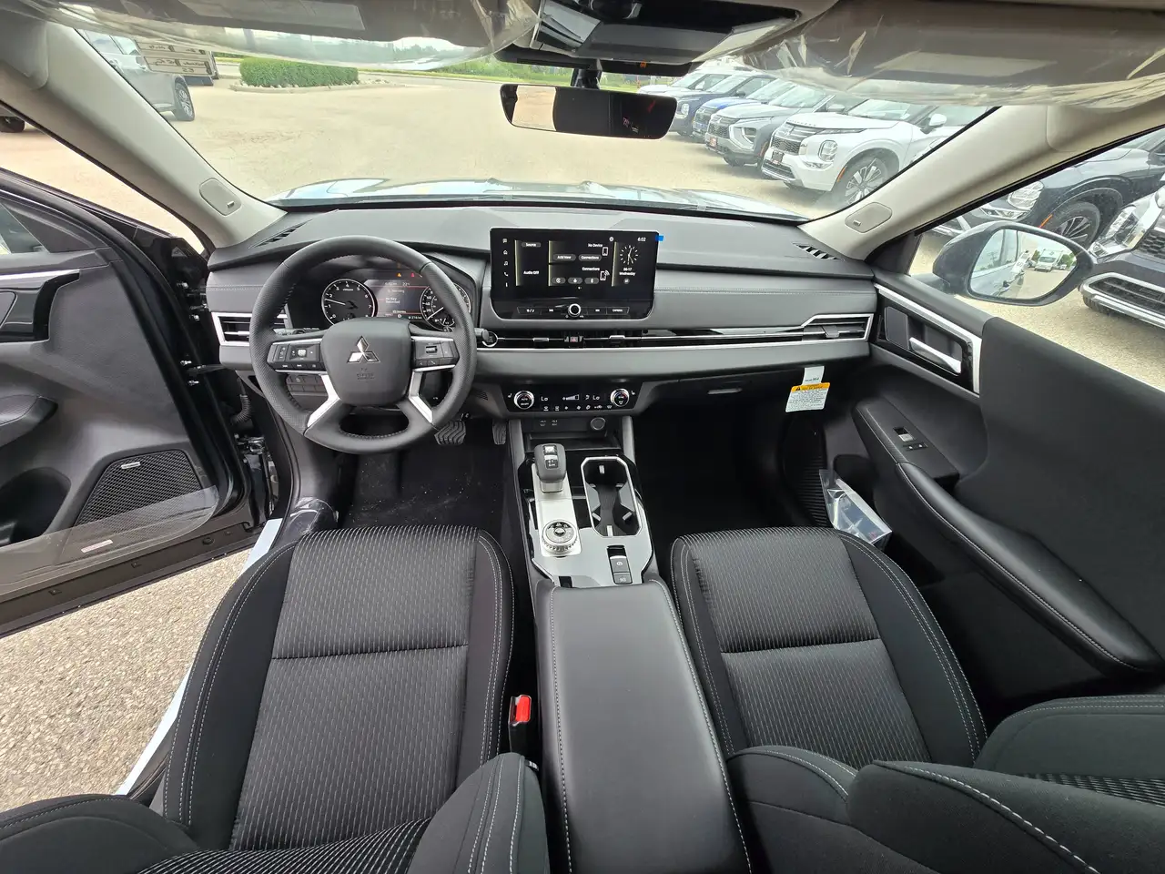 Mitsubishi Outlander photo Mitsubishi Outlander