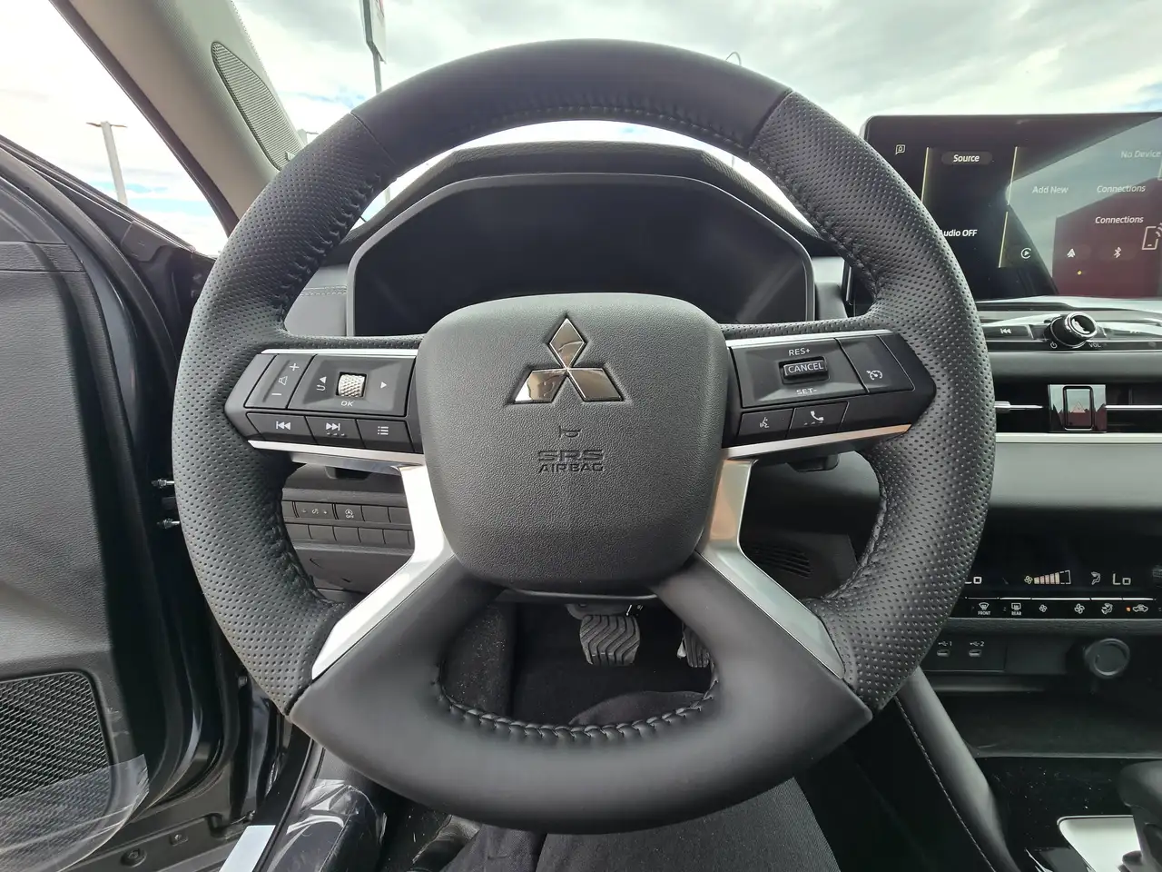 Mitsubishi Outlander photo Mitsubishi Outlander