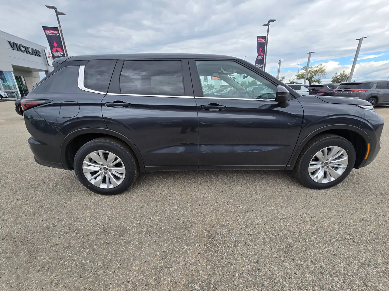 Mitsubishi Outlander photo Mitsubishi Outlander