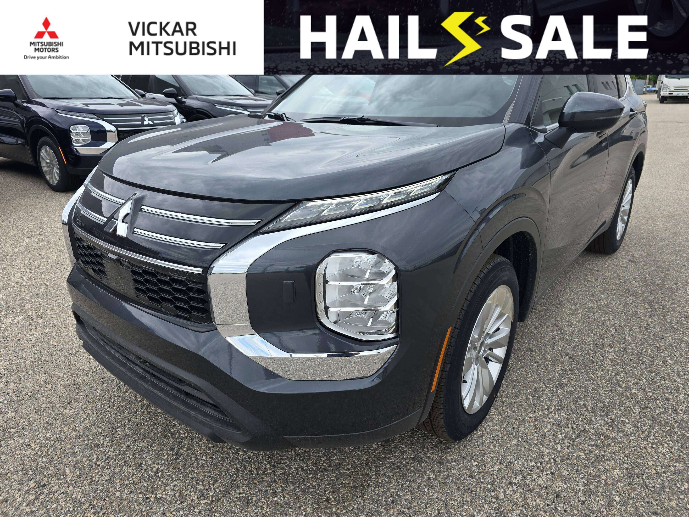 Gray 2026 Mitsubishi Outlander SUV / Crossover Front-Wheel Drive Continuously Variable Transmission