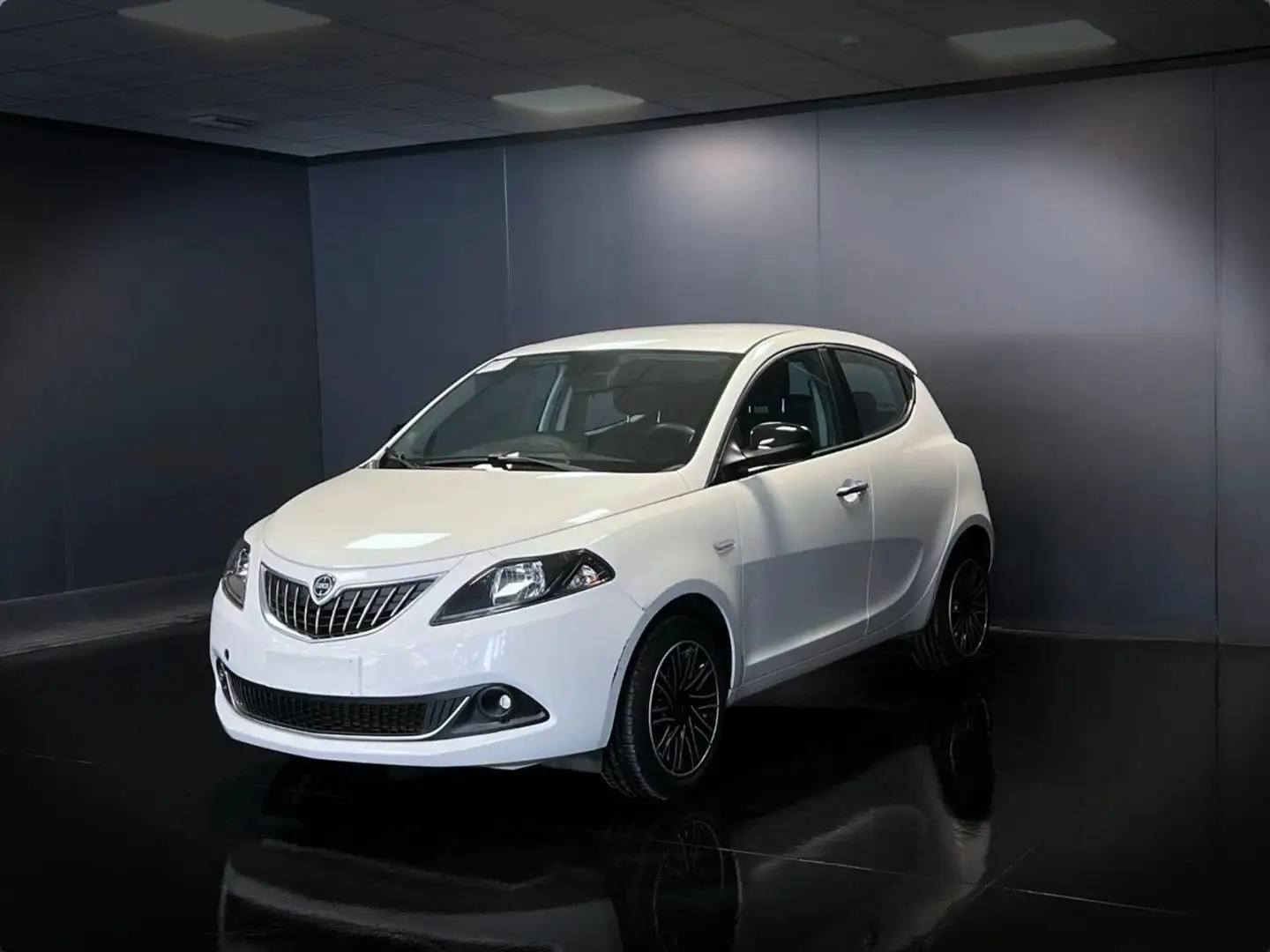 Lancia Ypsilon 1.0 FireFly 5 porte S&S Hybrid Gold Bianco - 1