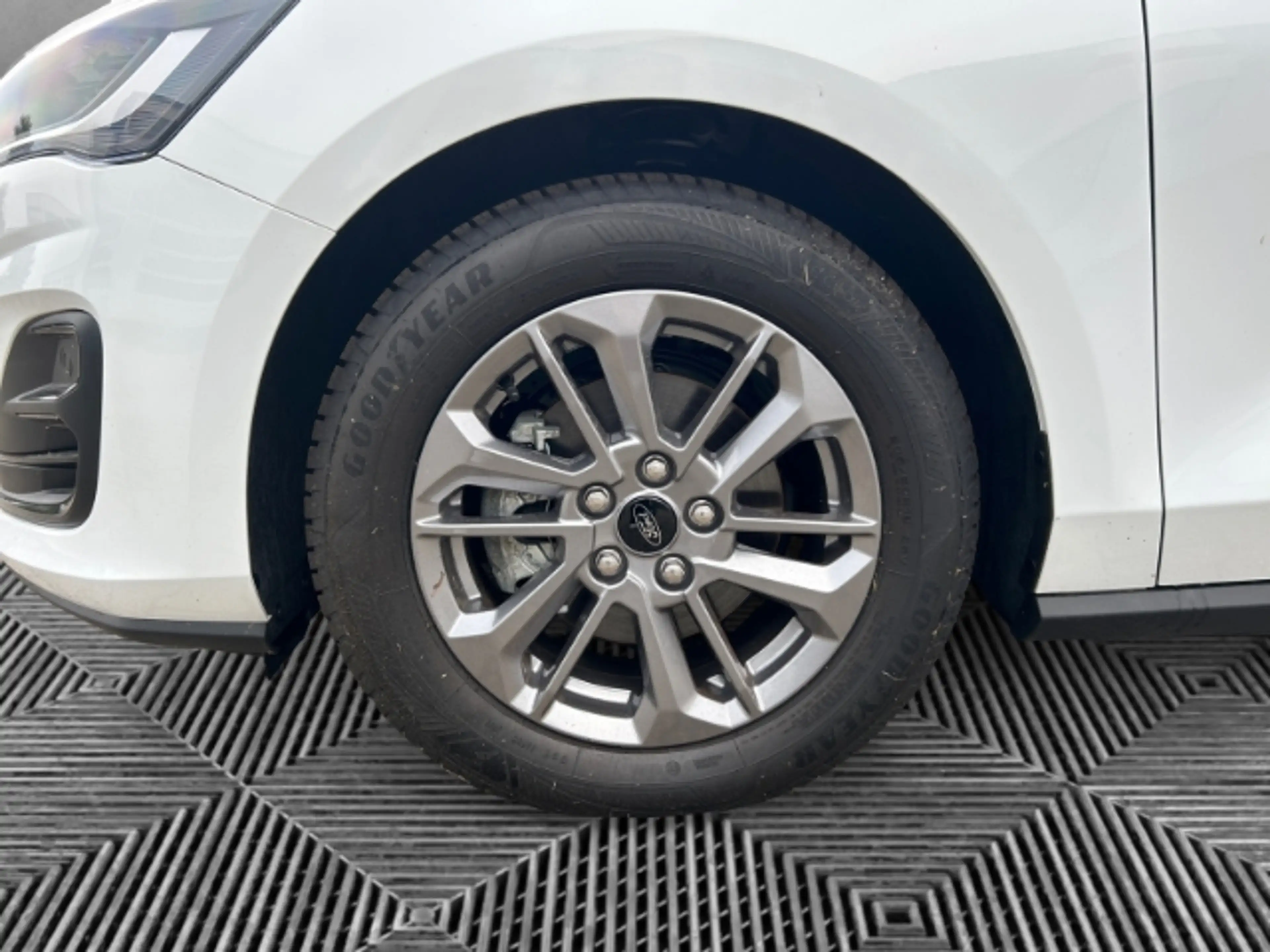 Ford Focus Mild-Hybrid Titanium Navi LED Kurvenlicht Scheinwe — photo 7
