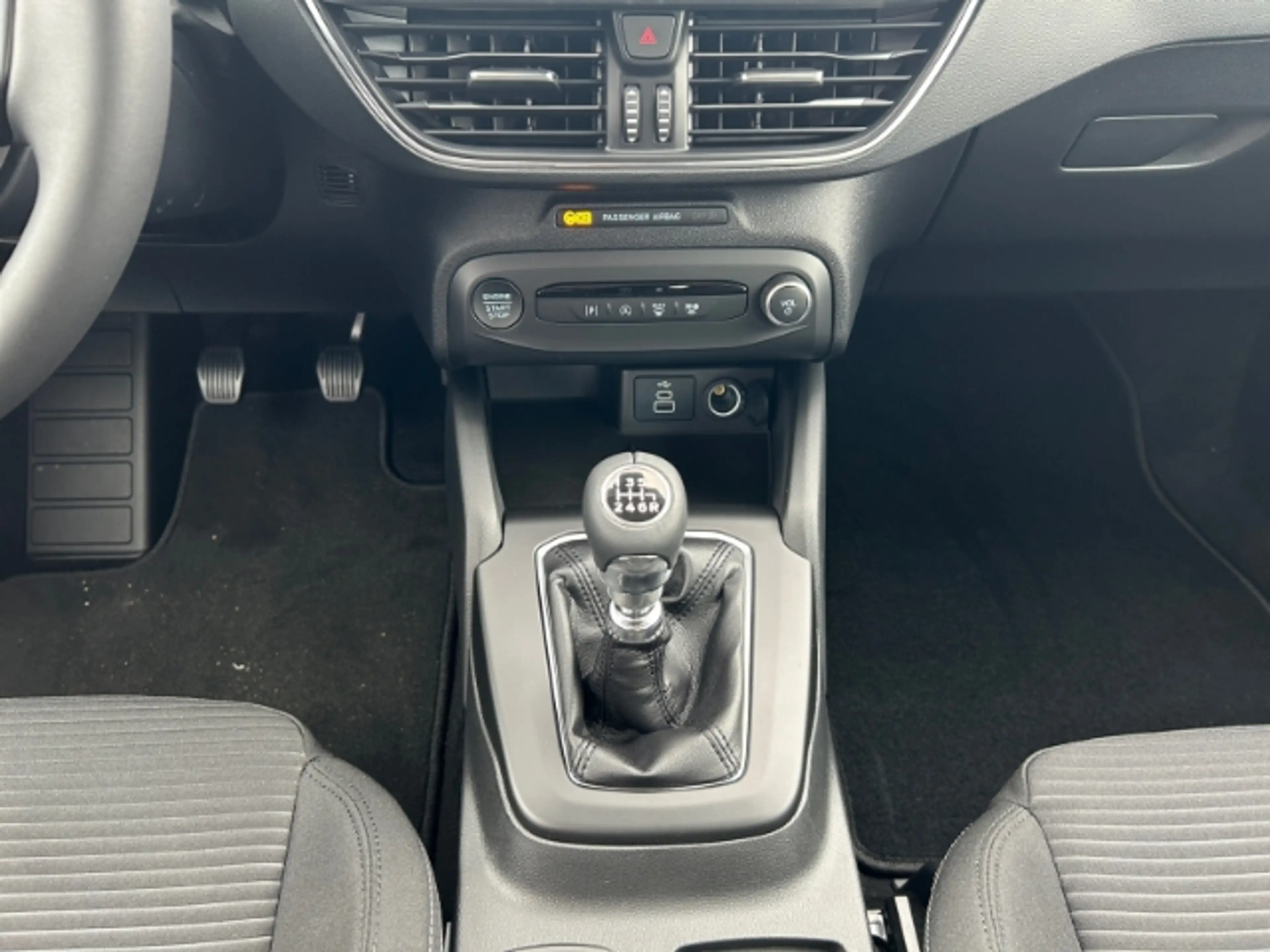Ford Focus Mild-Hybrid Titanium Navi LED Kurvenlicht Scheinwe — photo 11