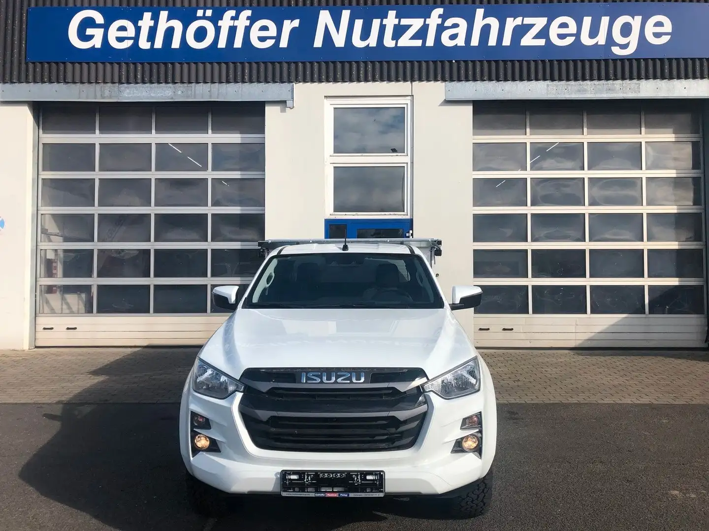 Isuzu D-Max Space Cab LS AT + Gurtbandaufbau +SOFORT + Weiß - 2