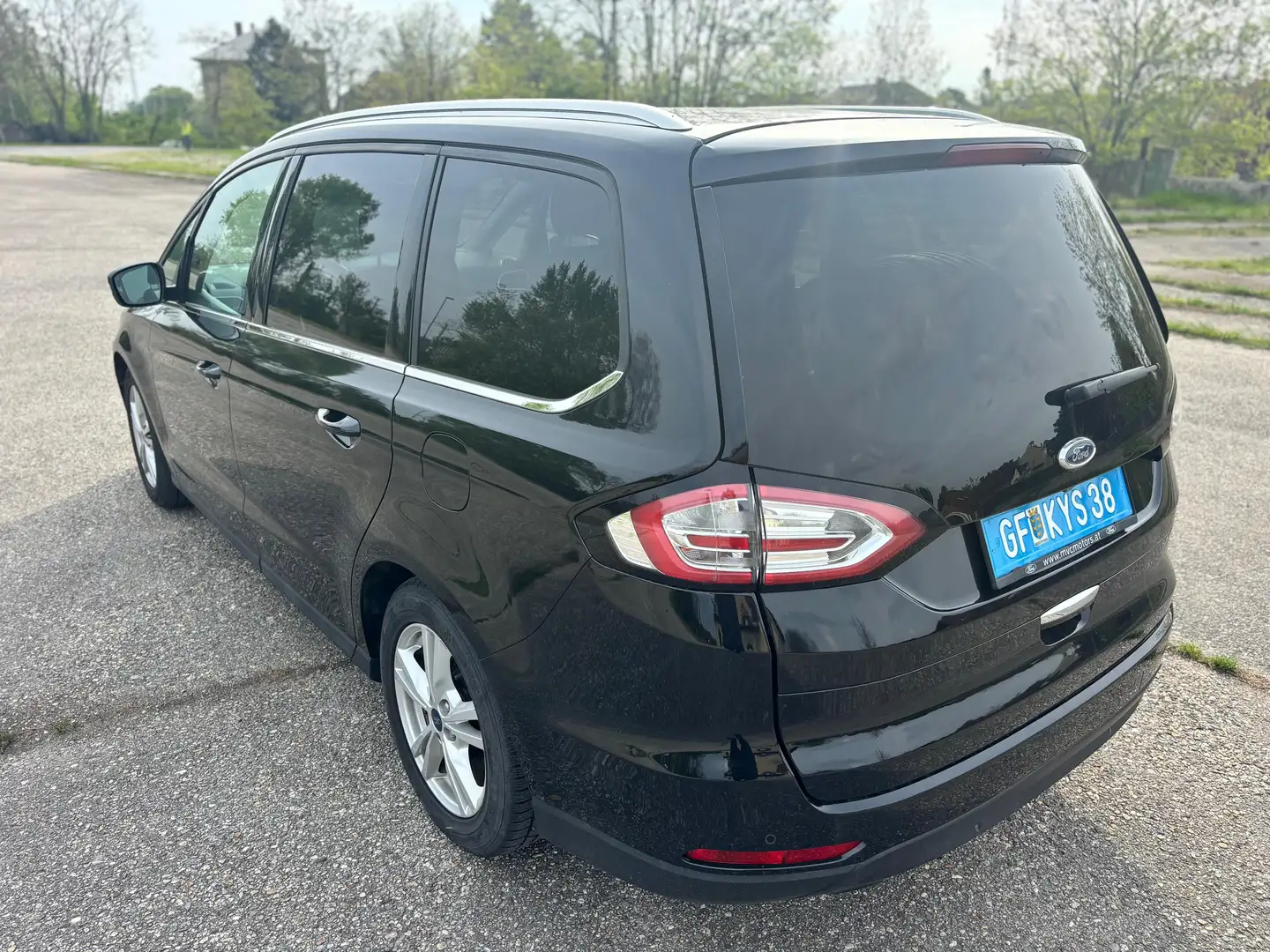 Ford Galaxy Titanium Schwarz - 2