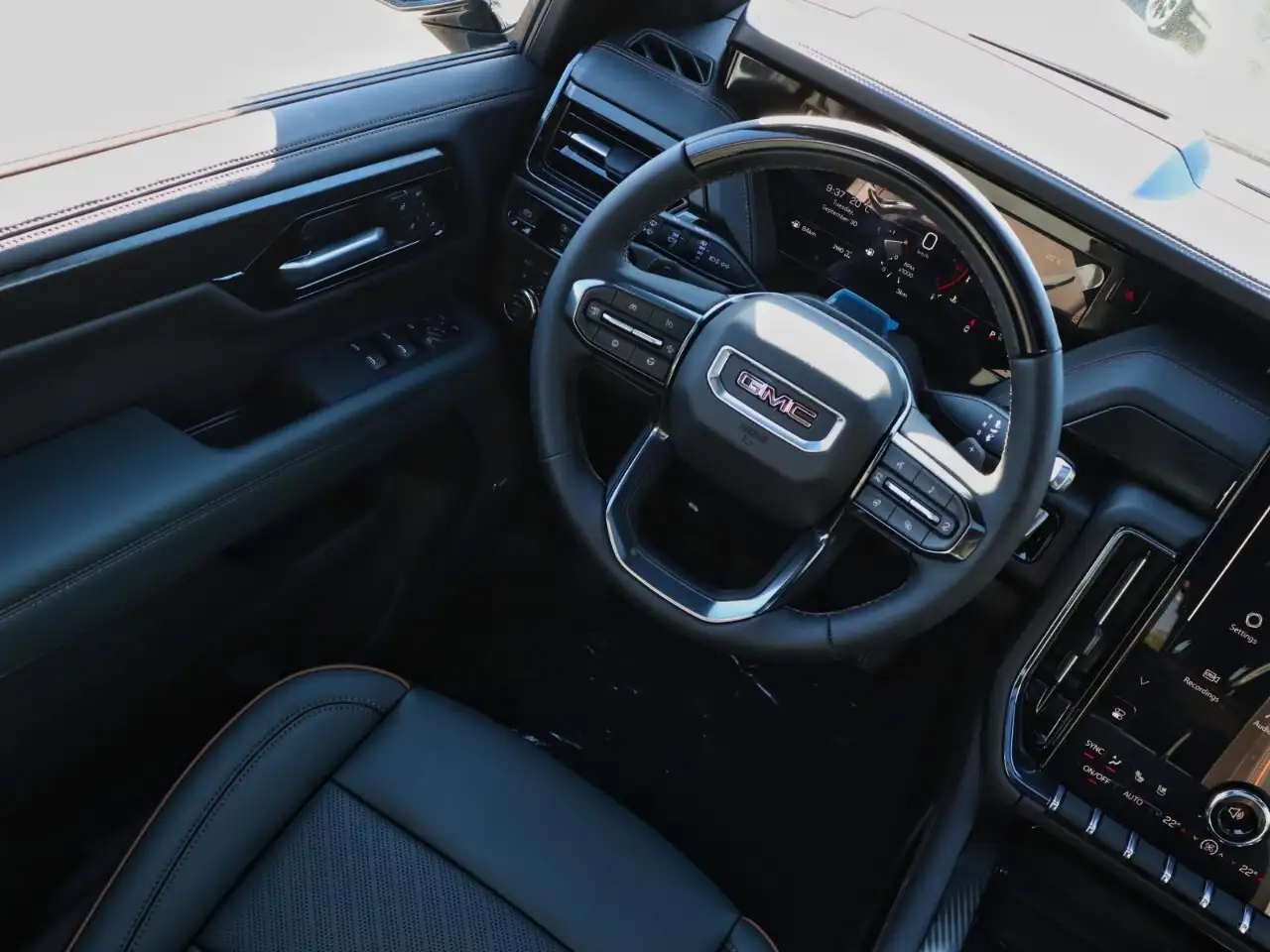 GMC Yukon снимка GMC Yukon